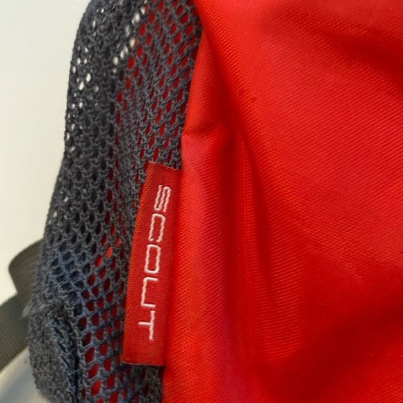 Red CamelBak Kids Scout Hydration Pack - Picture 4 of 12